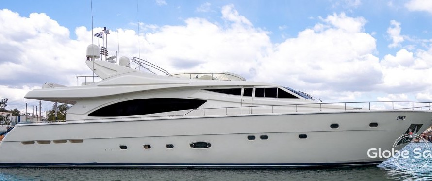 Ferretti 880