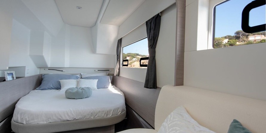 Fountaine Pajot MY 4.S