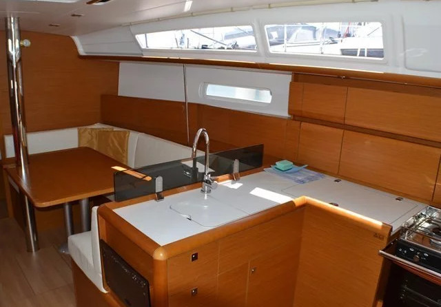 Jeanneau Sun Odyssey 379