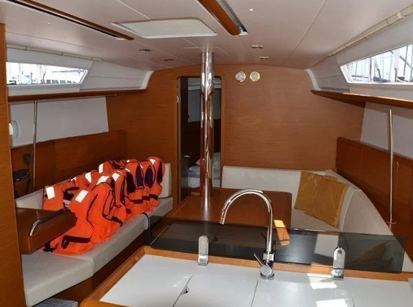 Jeanneau Sun Odyssey 379