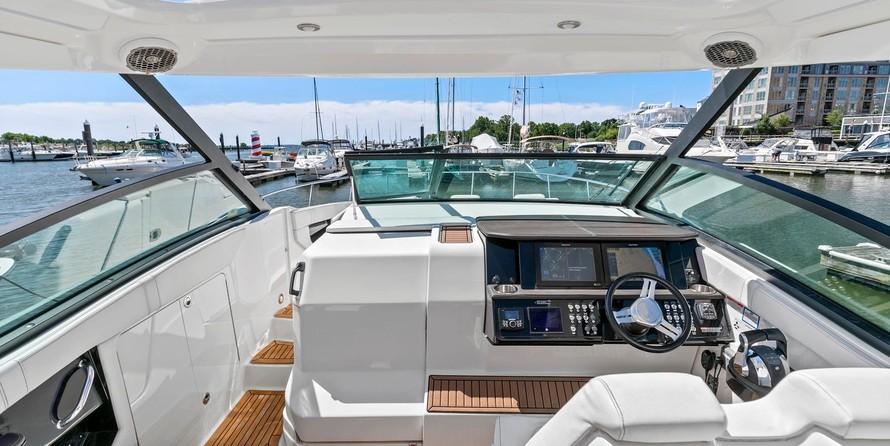 Sea Ray Sundancer 320 OB