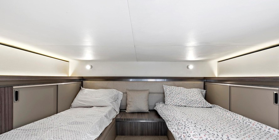 Sea Ray Sundancer 320 OB