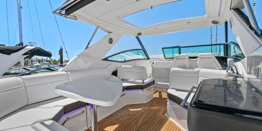 Sea Ray Sundancer 320 OB