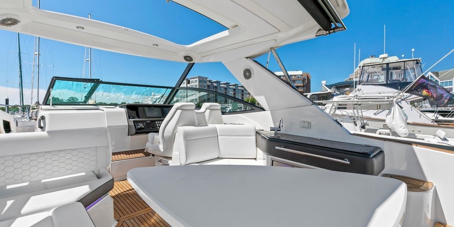 Sea Ray Sundancer 320 OB