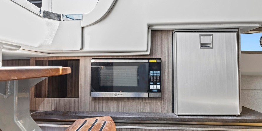 Sea Ray Sundancer 320 OB