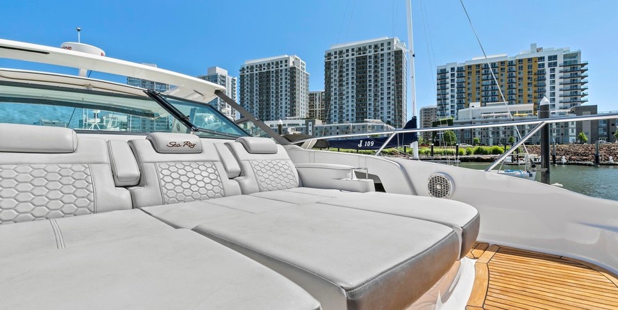 Sea Ray Sundancer 320 OB