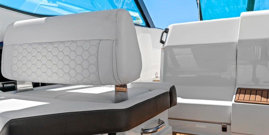 Sea Ray Sundancer 320 OB