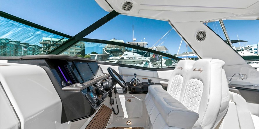 Sea Ray Sundancer 320 OB