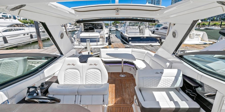 Sea Ray Sundancer 320 OB