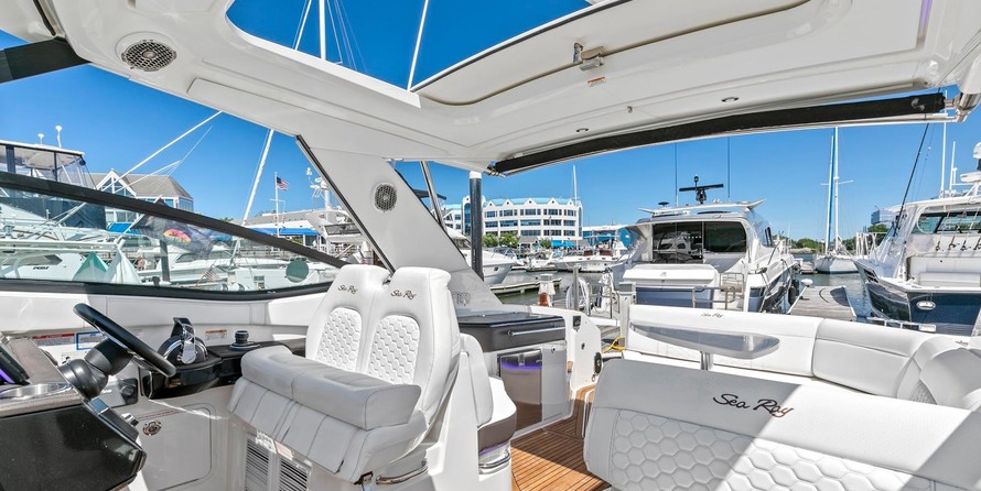 Sea Ray Sundancer 320 OB