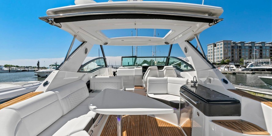 Sea Ray Sundancer 320 OB