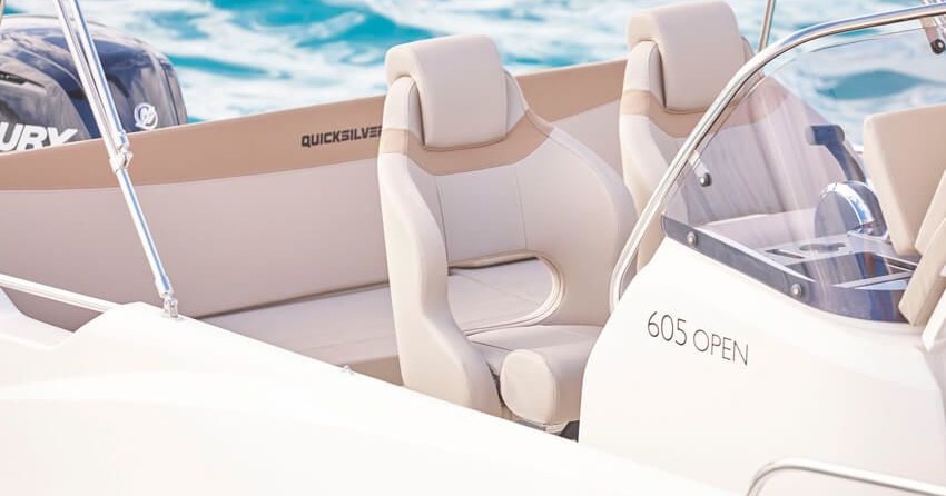 Quicksilver Activ 605 Open