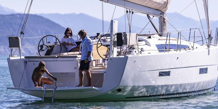 Dufour 430