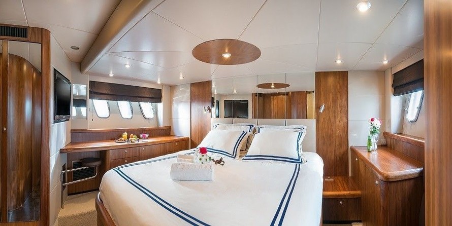 Sunseeker Predator 62
