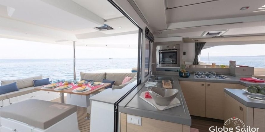 Fountaine Pajot Saona 47