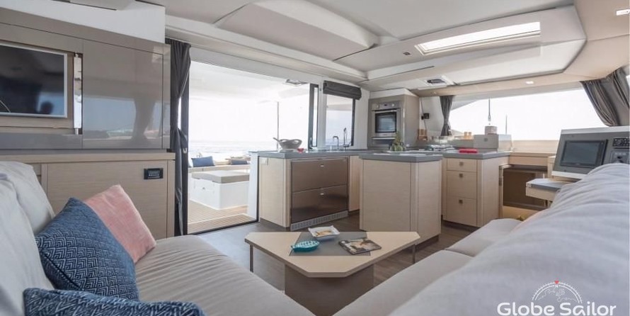 Fountaine Pajot Saona 47