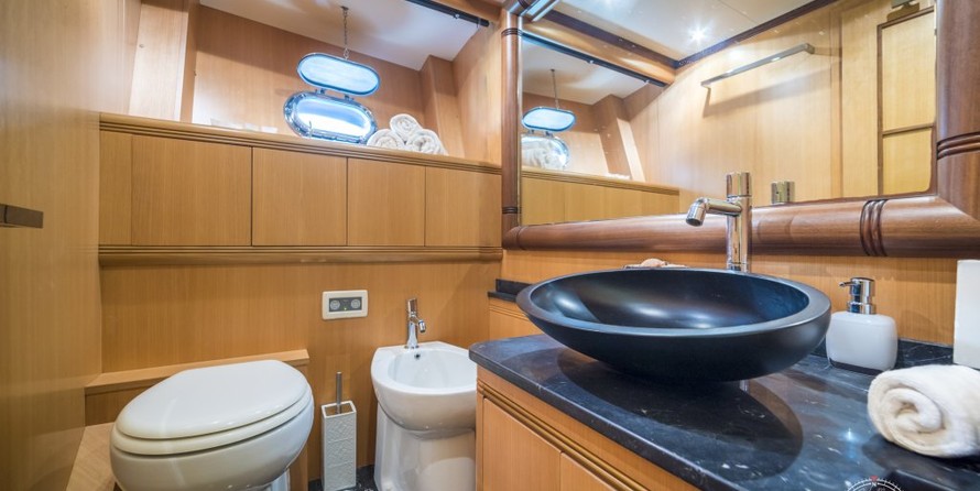 Overmarine Mangusta 72