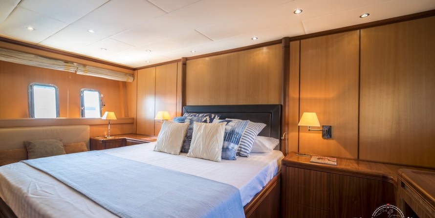 Overmarine Mangusta 72