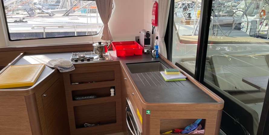 Lagoon 42