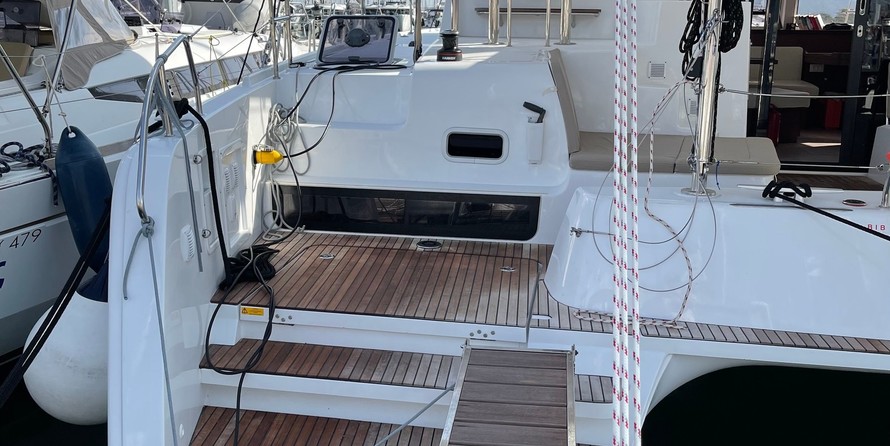 Lagoon 42