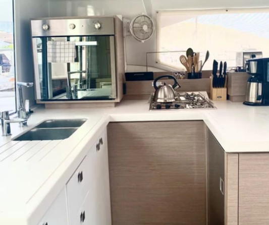 Fountaine Pajot Astréa 42