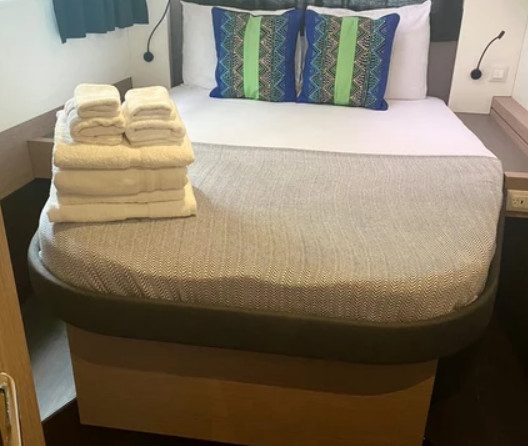 Fountaine Pajot Astréa 42