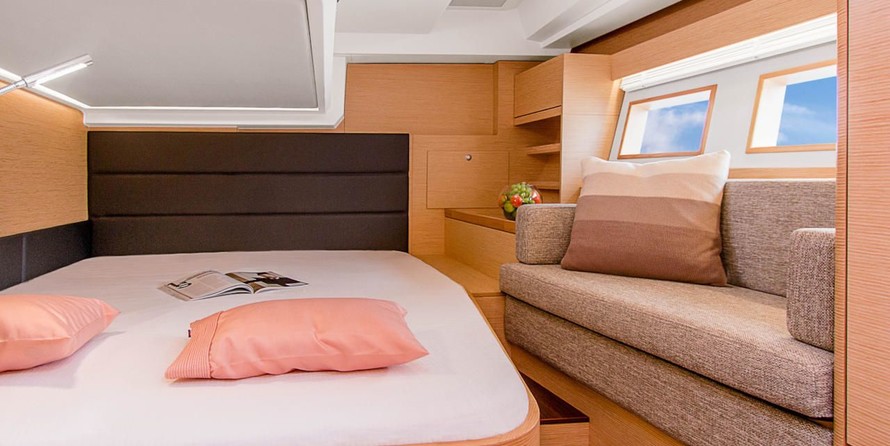 Hanse 548