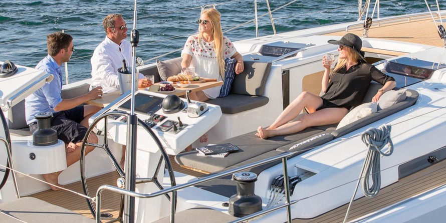 Hanse 548