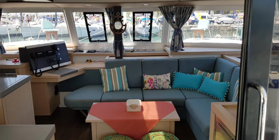 Fountaine Pajot Astrea 42