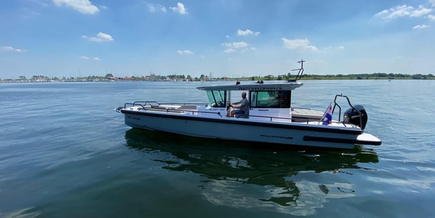 Axopar 28 Cabin