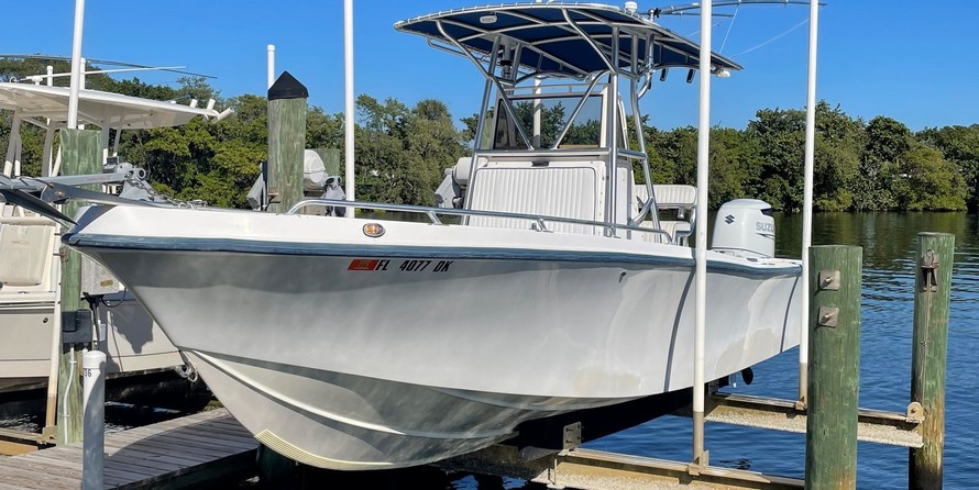 Mako 232 Center Console