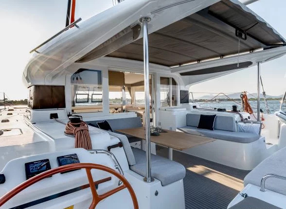 Excess 12 - 4 + 1 + 1 cab.