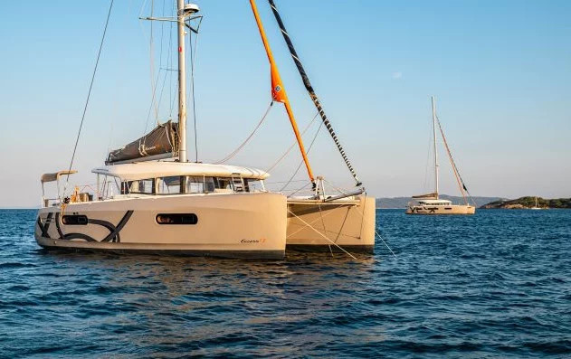 Excess 12 - 4 + 1 + 1 cab.