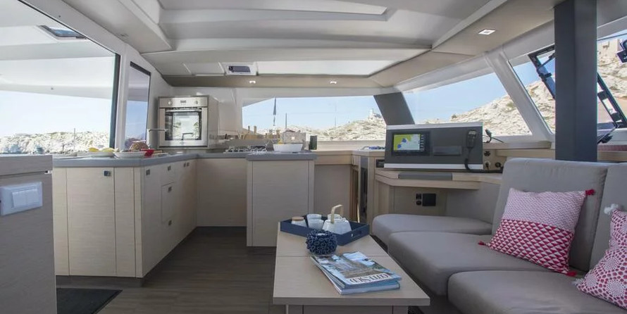 Fountaine Pajot Astréa 42