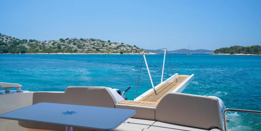 Aicon 56 - 3 + 1 cab.