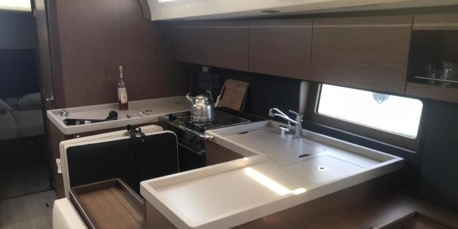 Beneteau Oceanis 51.1