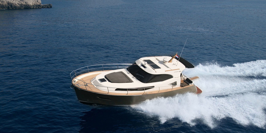 Monachus yachts Pharos 43