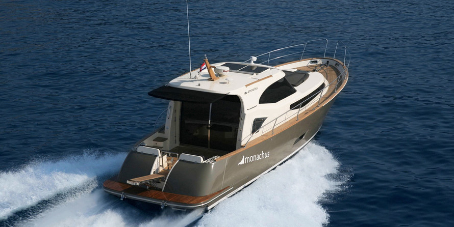Monachus yachts Pharos 43