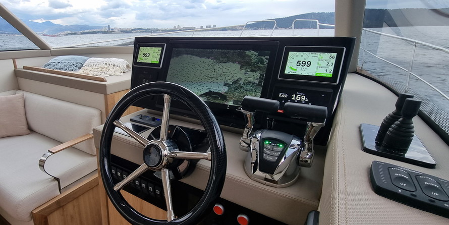 Monachus yachts Issa 45