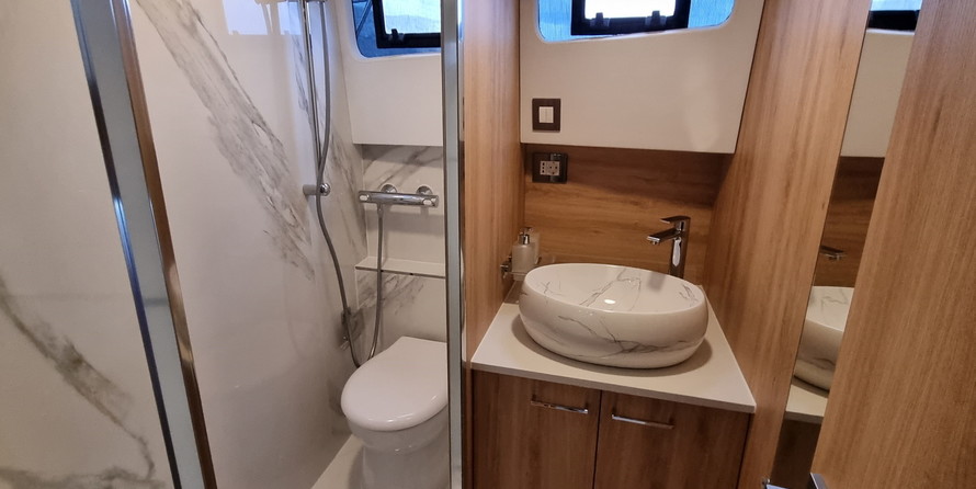 Monachus yachts Issa 45