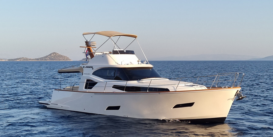 Monachus yachts Issa 45 Fly