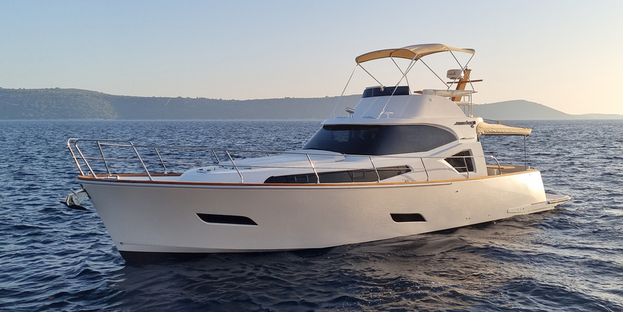Monachus yachts Issa 45 Fly