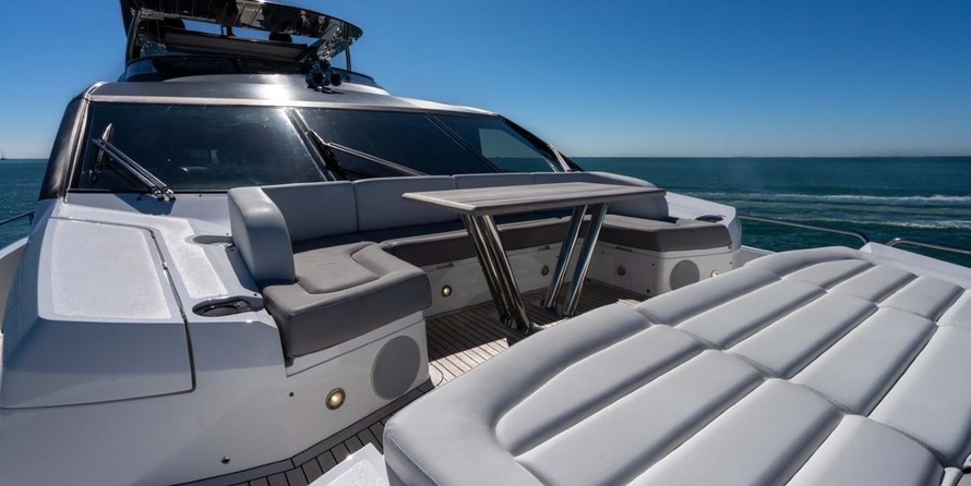 Sunseeker 86 Yacht
