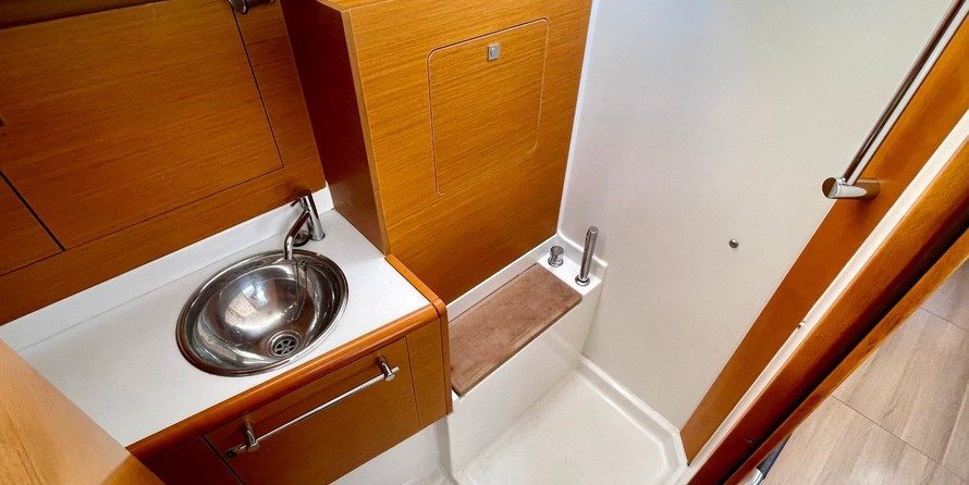 Beneteau Oceanis 51.1