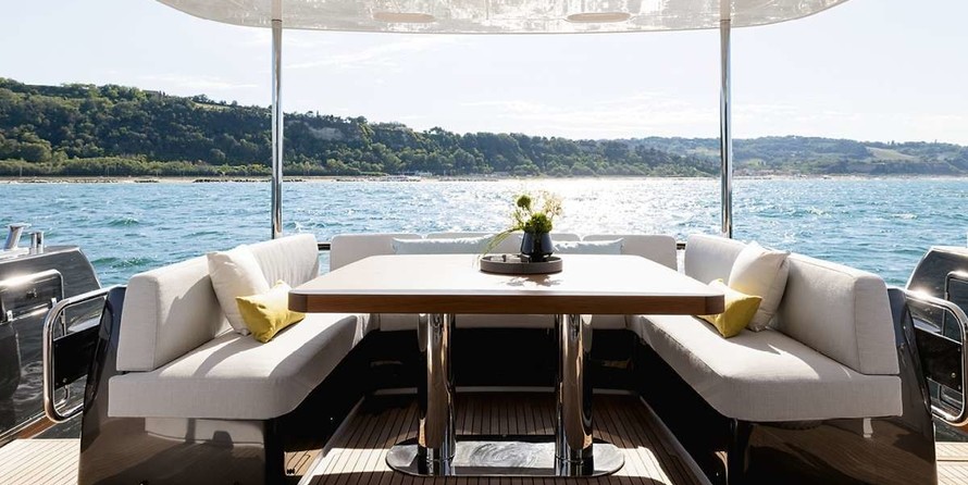 Azimut 66