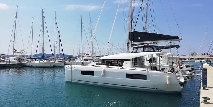 Lagoon 40 - 3 + 2 cab