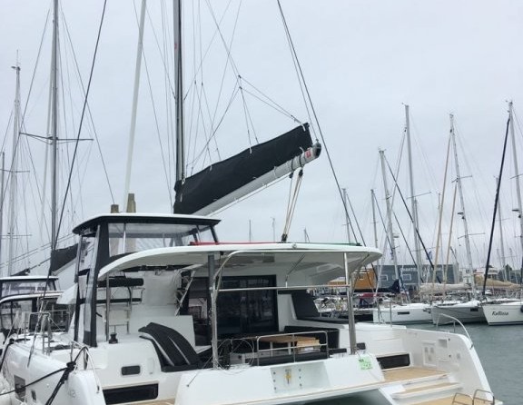 Lagoon 42