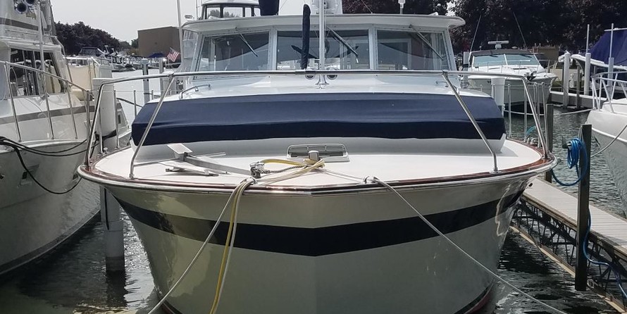 Chris-Craft Roamer Regal Sedan