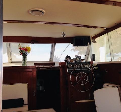 Chris-Craft Roamer Regal Sedan