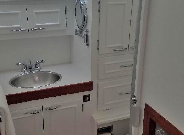 Chris-Craft Roamer Regal Sedan